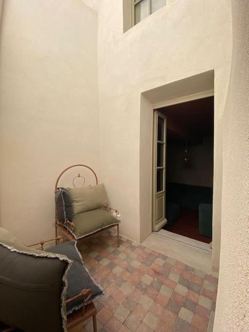 La Loge Familiale: 110M2, Place Rose Goudard, Ac LʼIsle-sur-la-Sorgue Exteriör bild